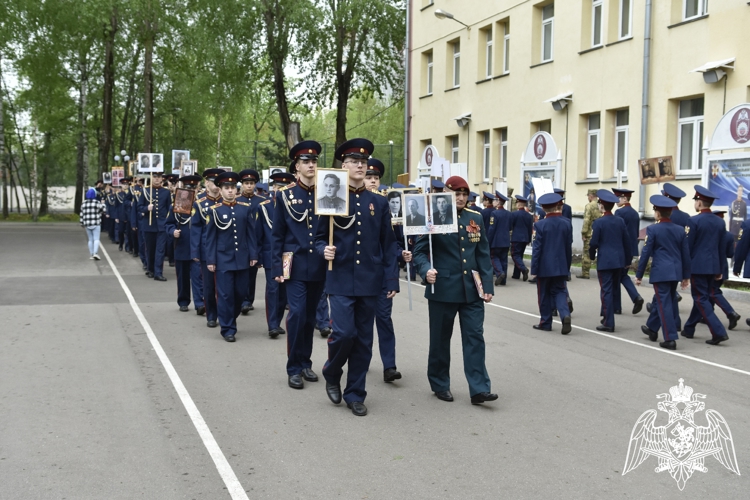 Бессмертный полк в училище: живая память о героях.