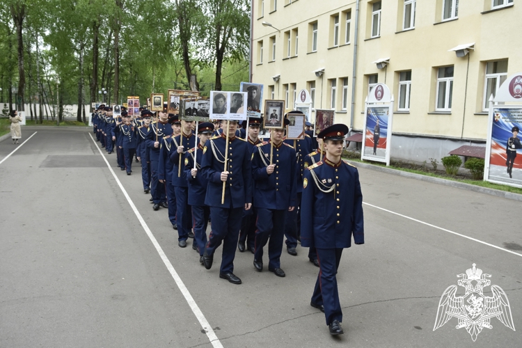 Бессмертный полк в училище: живая память о героях.