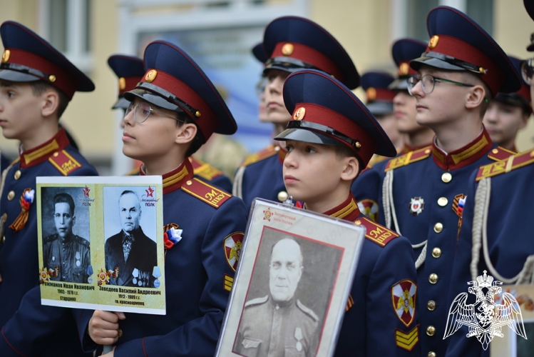 Бессмертный полк в училище: живая память о героях.