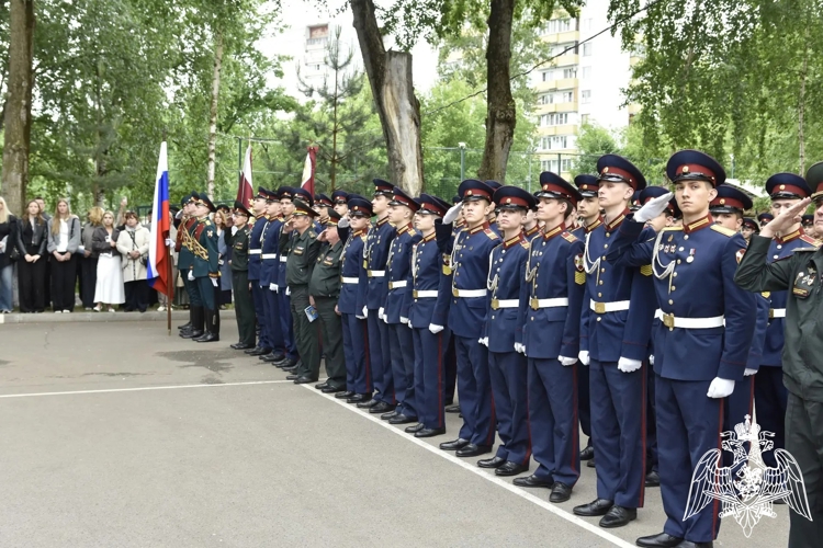 В Московском президентском кадетском училище имени М.А. Шолохова для выпускников 2026 года прозвенел Последний звонок
