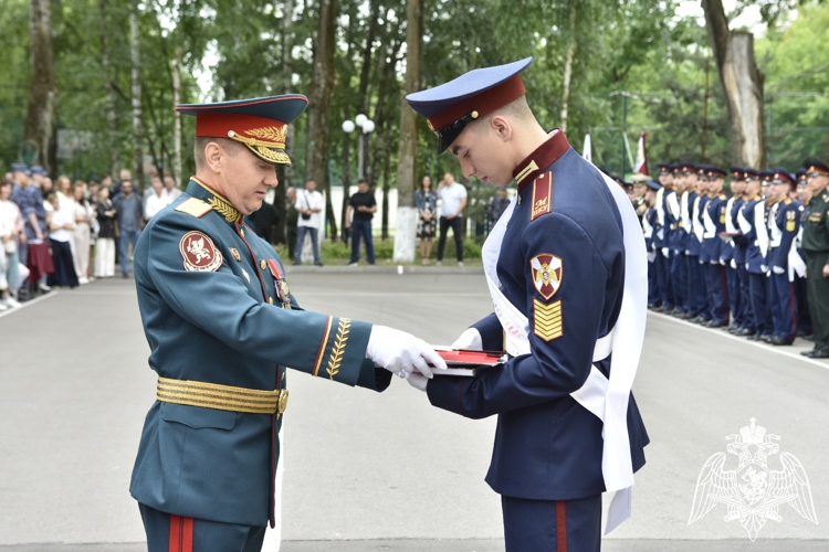 ТОРЖЕСТВЕННОЕ ВРУЧЕНИЕ АТТЕСТАТОВ ВЫПУСКНИКАМ 2026 ГОДА