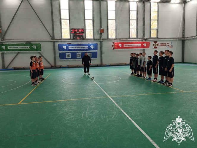 Начались соревнования по мини-футболу